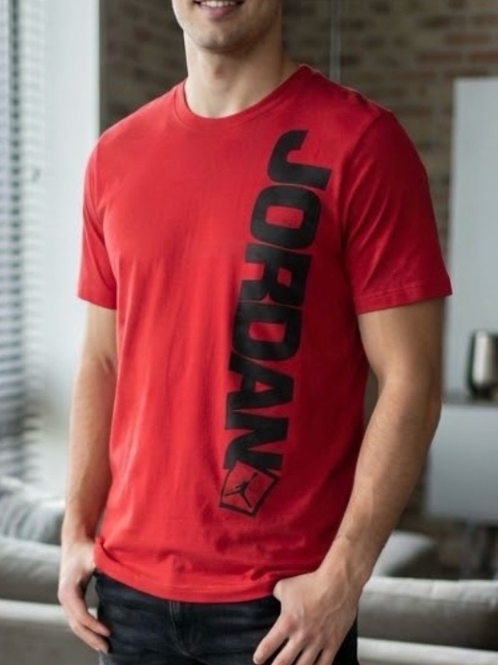 Jordan Red Vertical Logo Graphic T-Shirt Men's XXL